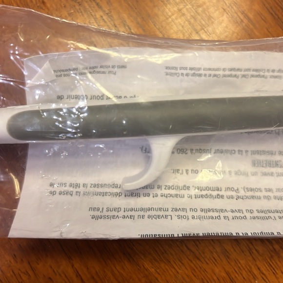 Pampered Chef Silicone Basting Brush w hook Red 12 inNew in Original packaging - Picture 5 of 5